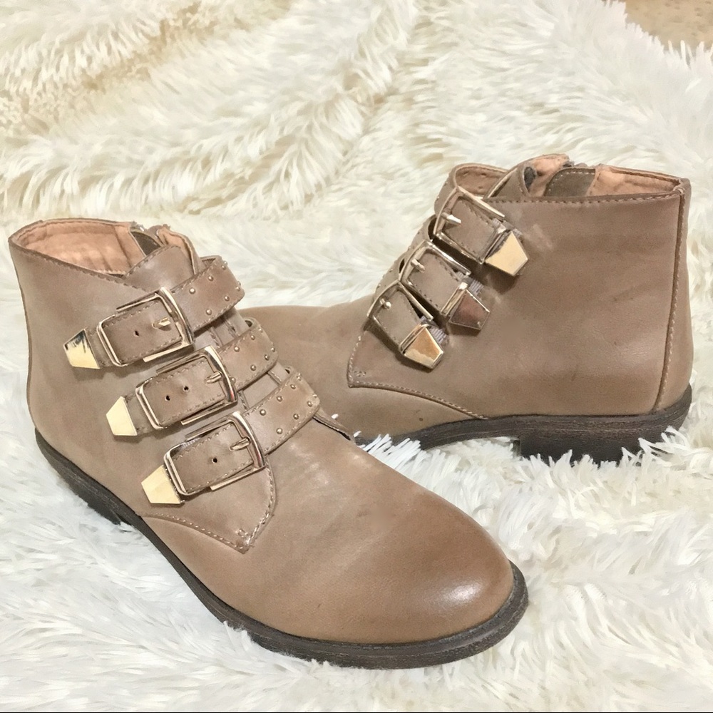 Report Fadia Taupe Buckled Bootie